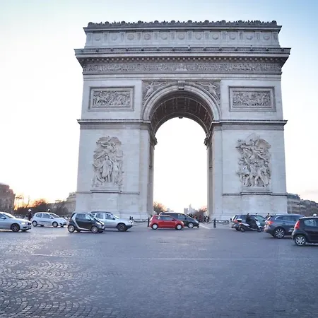 Family Champs Elysées Parigi